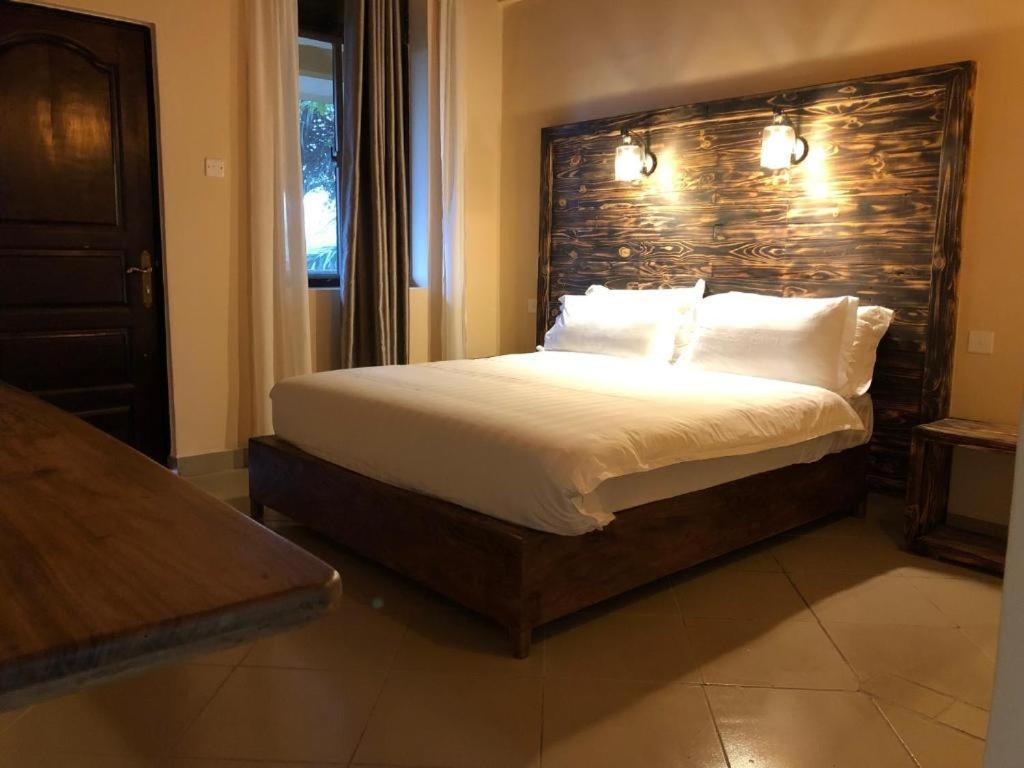 Meley Impala Hotel Munyonyo 外观 照片